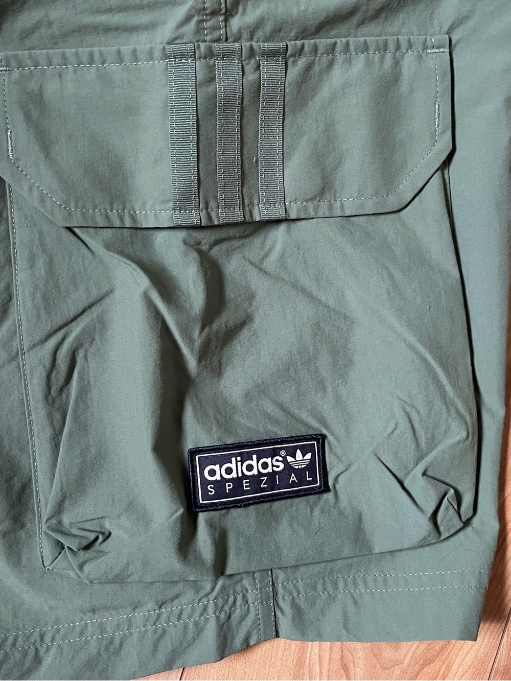 adidas Spezial Olive Utility Pocket Shorts / size 36